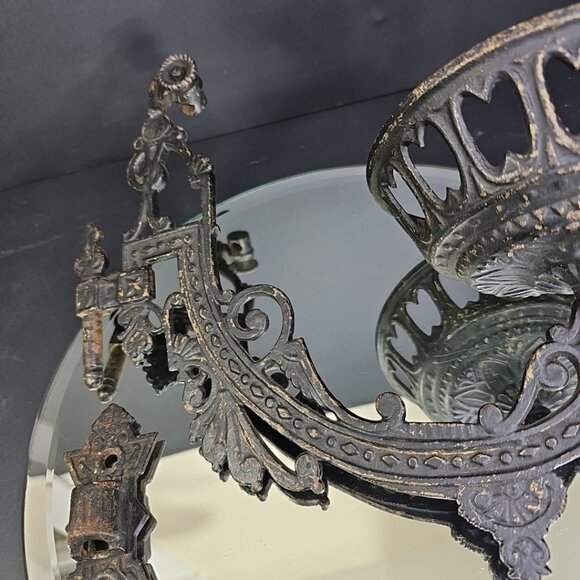 Antique Wall Mount Oil Lamp Holder Cast Iron Wall Sconce Swing Wall Bracket USA - Picture 4 of 14